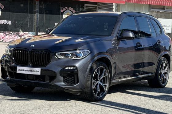 BMW X5 xDrive 45e M Sport — пробег 76 759 км — фото 1 из 5
