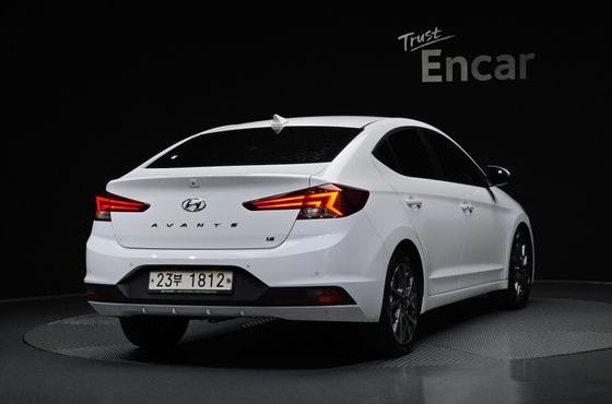 Hyundai AVANTE 1.6 Smart — пробег 183 088 км — фото 2 из 5