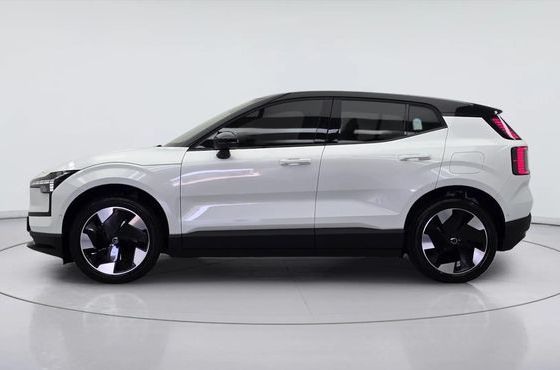 Volvo EX30 Ultra — пробег 2 039 км — фото 3 из 5
