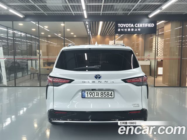 Toyota Sienna 2.5 Hybrid 2WD — пробег 30 295 км — фото 4 из 5