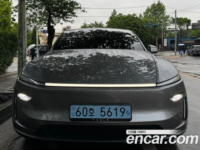 Tesla Model Y Premium RWD — пробег 2 850 км — фото 5 из 5