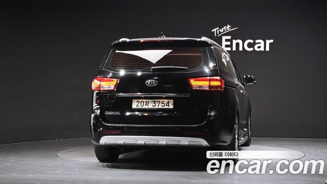 Kia Carnival из Кореи Encar