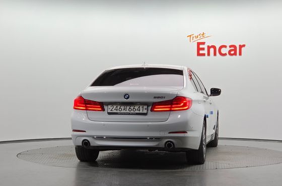 BMW 5-Series 520i Luxury — пробег 87 426 км — фото 4 из 5