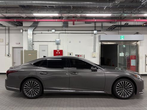 Lexus LS 3.5 Luxury AWD — пробег 14 500 км — фото 3 из 5