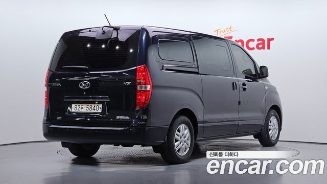 Hyundai Starex Van 5-Seater Smart — пробег 114 385 км — фото 2 из 5