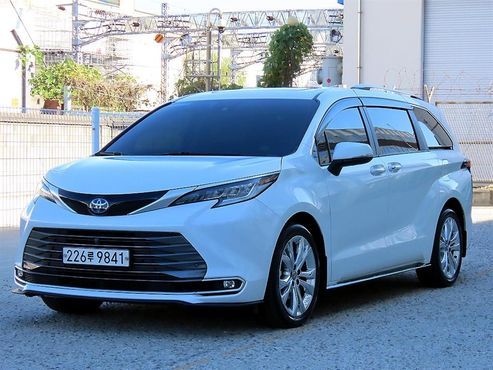 Toyota Sienna 2.5 Hybrid 2WD — пробег 126 692 км — фото 2 из 5
